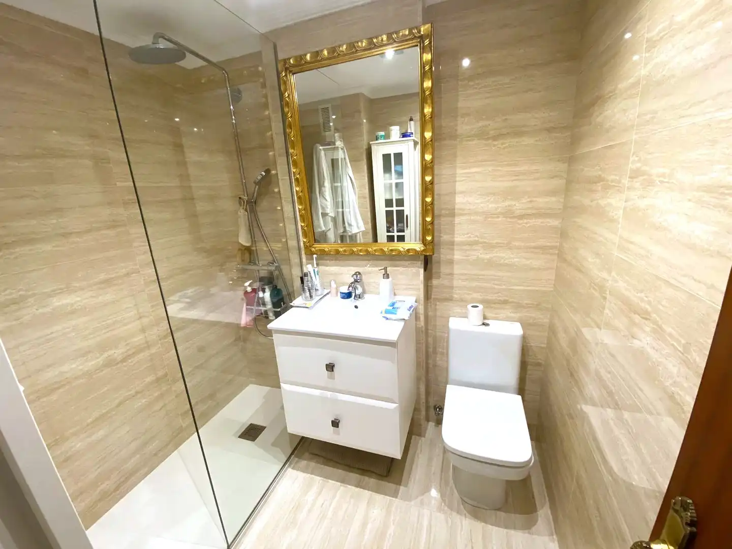 Bathroom of Flat for sale in Castro-Urdiales  with Heating, Private garden and Parquet flooring