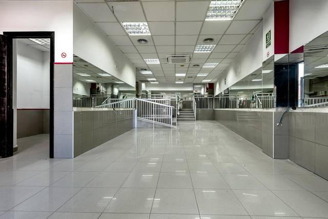 Local comercial en Venta en Avenida del General Luque en Gran Via de Colom