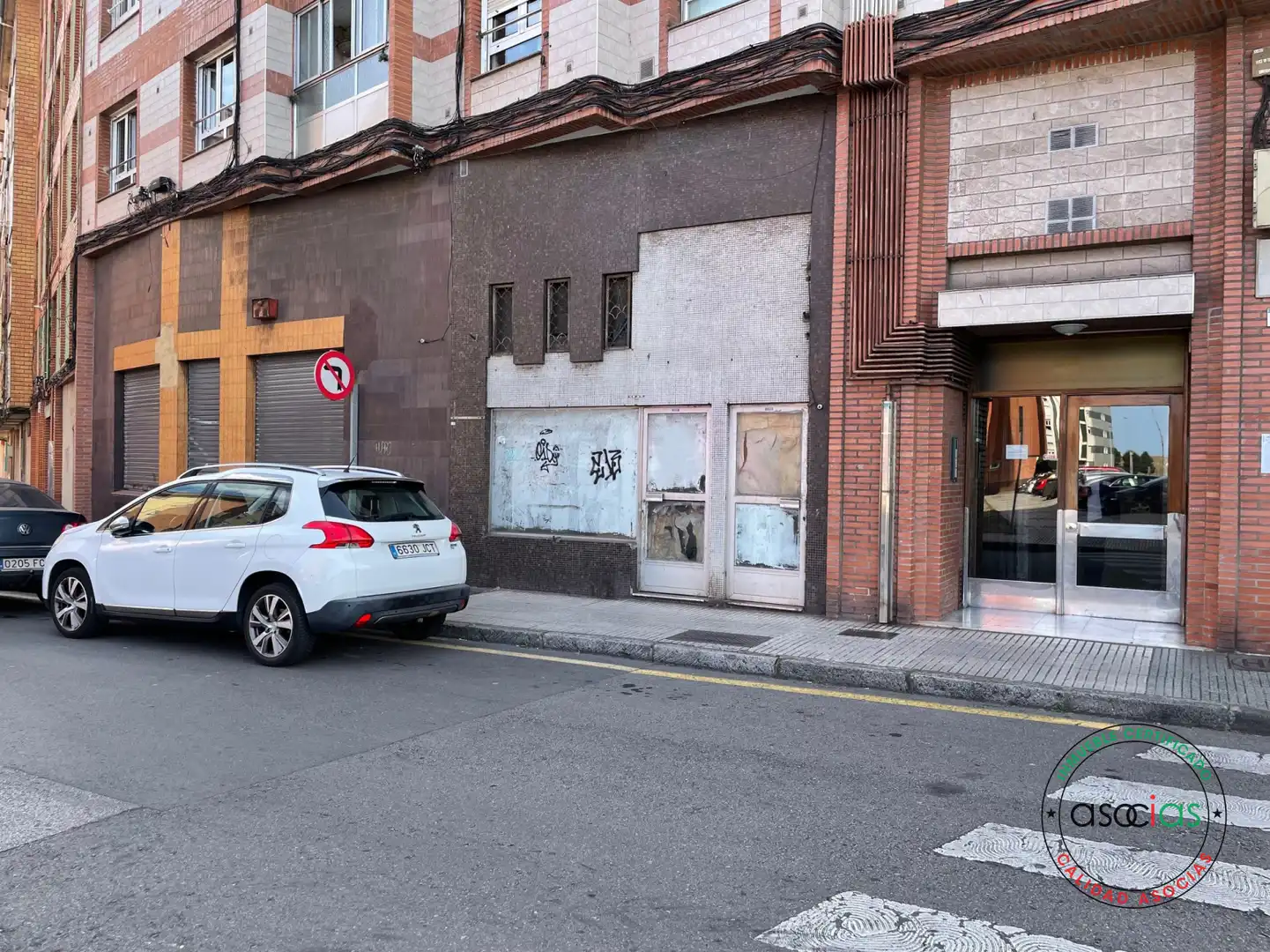Vista exterior de Local en venda en Gijón 