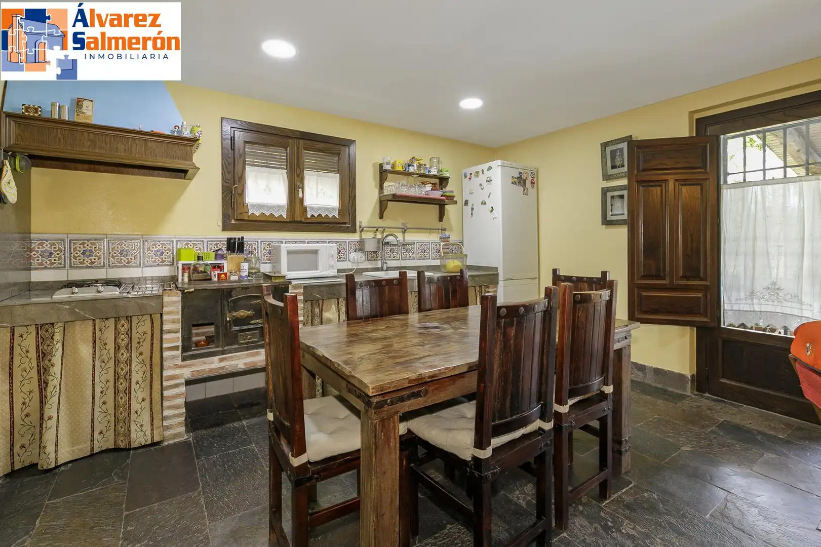 Cocina de Casa o chalet en venta en La Zubia con Aire acondicionado, Calefacción y Jardín privado