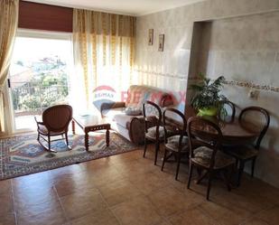 Sala d'estar de Casa o xalet en venda en Vigo  amb Aire condicionat, Calefacció i Jardí privat