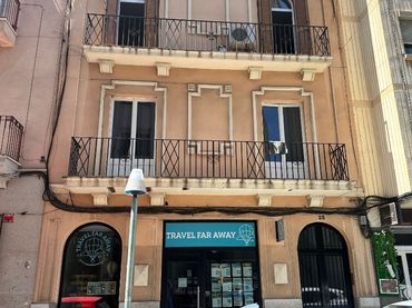 Hotel amb ascensor en venda a Carrer de Lleida 25