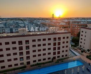 Exterior view of Flat for sale in  Sevilla Capital  with Air Conditioner, Heating and Private garden