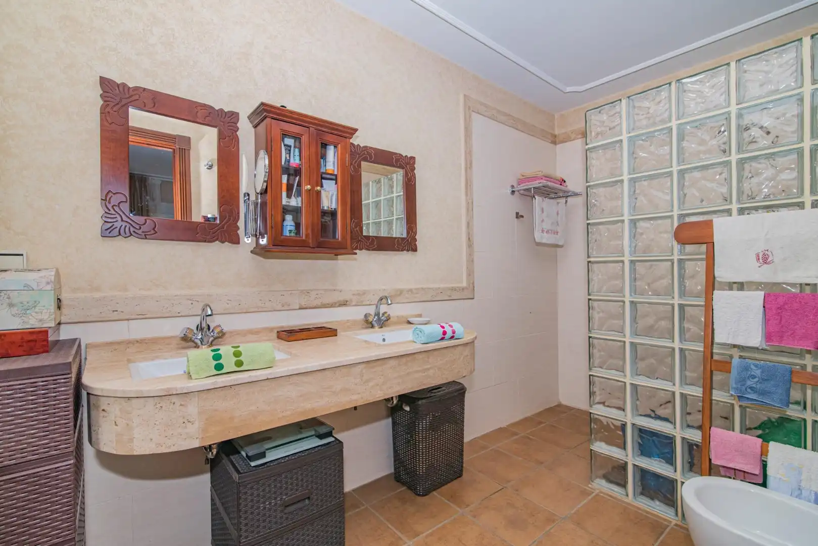 Bany de Casa o xalet en venda en La Zubia amb Calefacció, Jardí privat i Terrassa