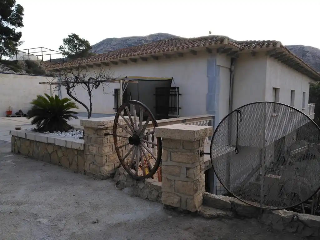 Xalet amb piscina en venda a Orxeta