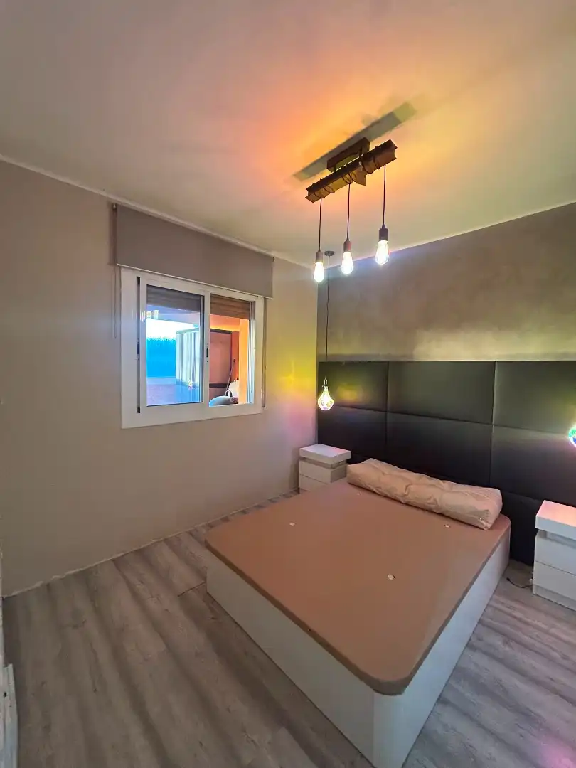 Habitación de Ático en venta en Santa Coloma de Gramenet con Aire acondicionado, Parquet y Terraza
