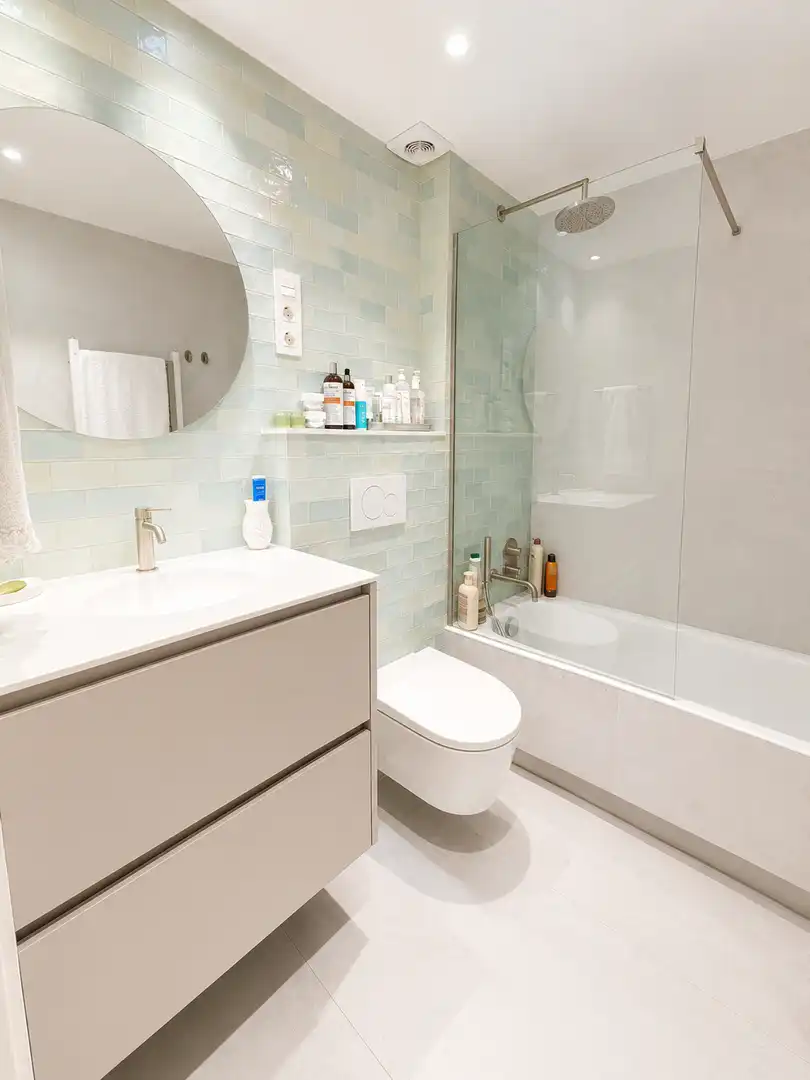 Bathroom of Flat for sale in Neguri 