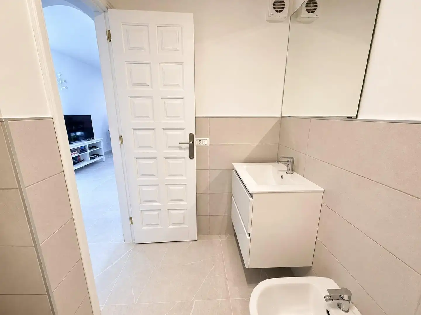 Bany de Apartament de lloguer en San Miguel de Abona amb Aire condicionat, Terrassa i Balcó