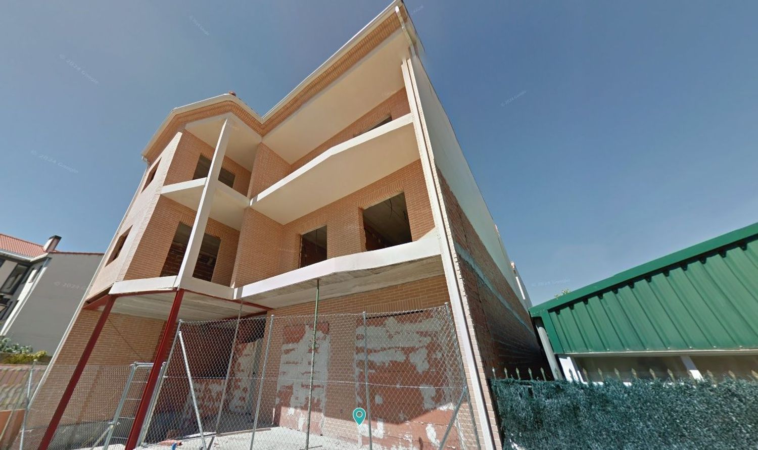 Exterior view of Building for sale in El Tiemblo 