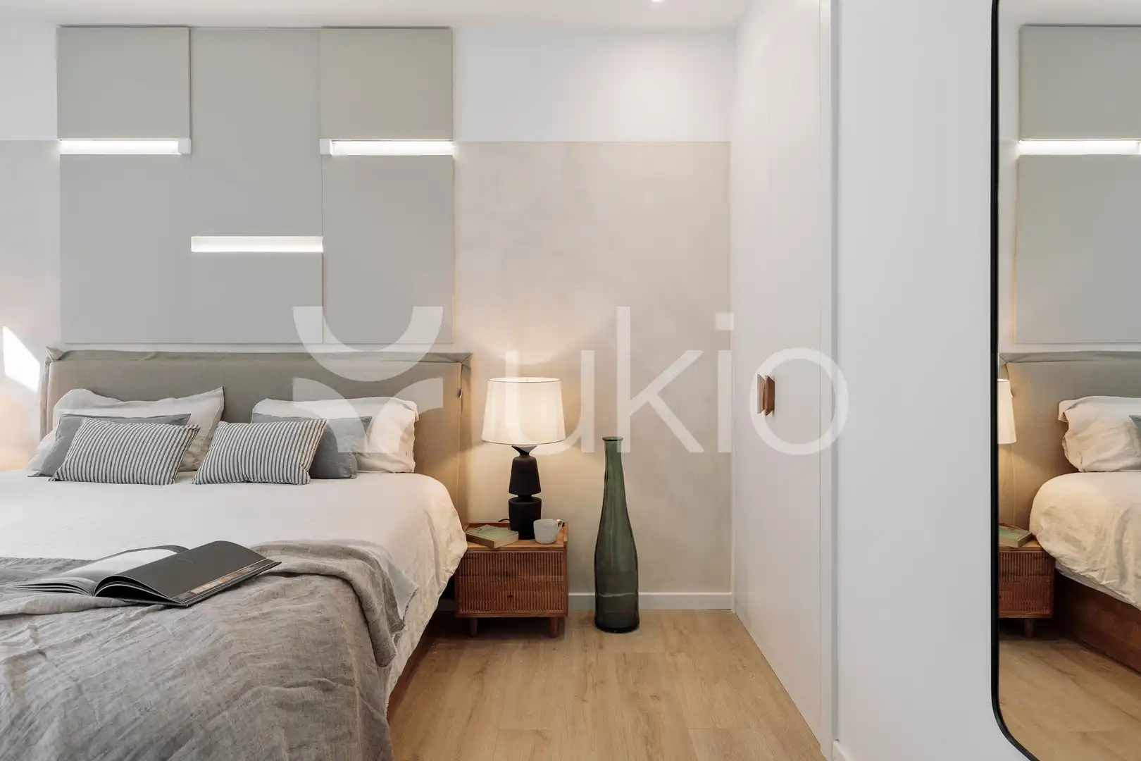 Schlafzimmer von Dachboden zur Miete in Barcelona mit Klimaanlage, Heizung und Terrasse