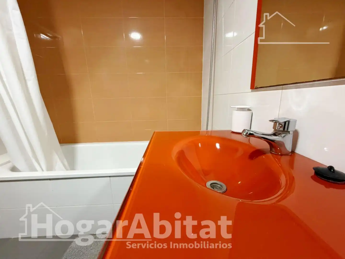 Bany de Pis en venda en Llíria amb Terrassa, Traster i Piscina comunitària