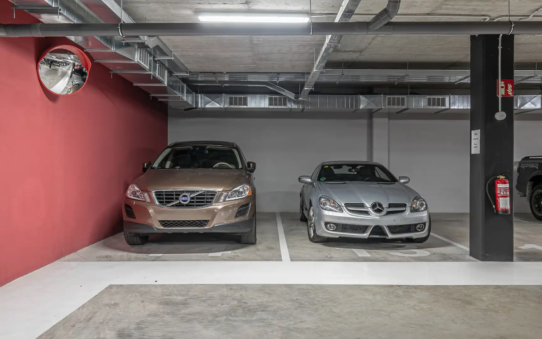Parking de Piso de alquiler en Sant Boi de Llobregat con Aire acondicionado, Calefacción y Jardín privado