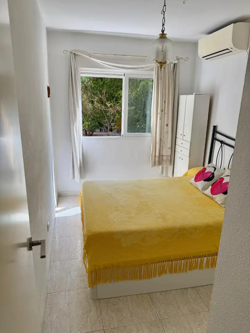 Habitación de Piso en venta en Valencia con Aire acondicionado, Horno y Balcón