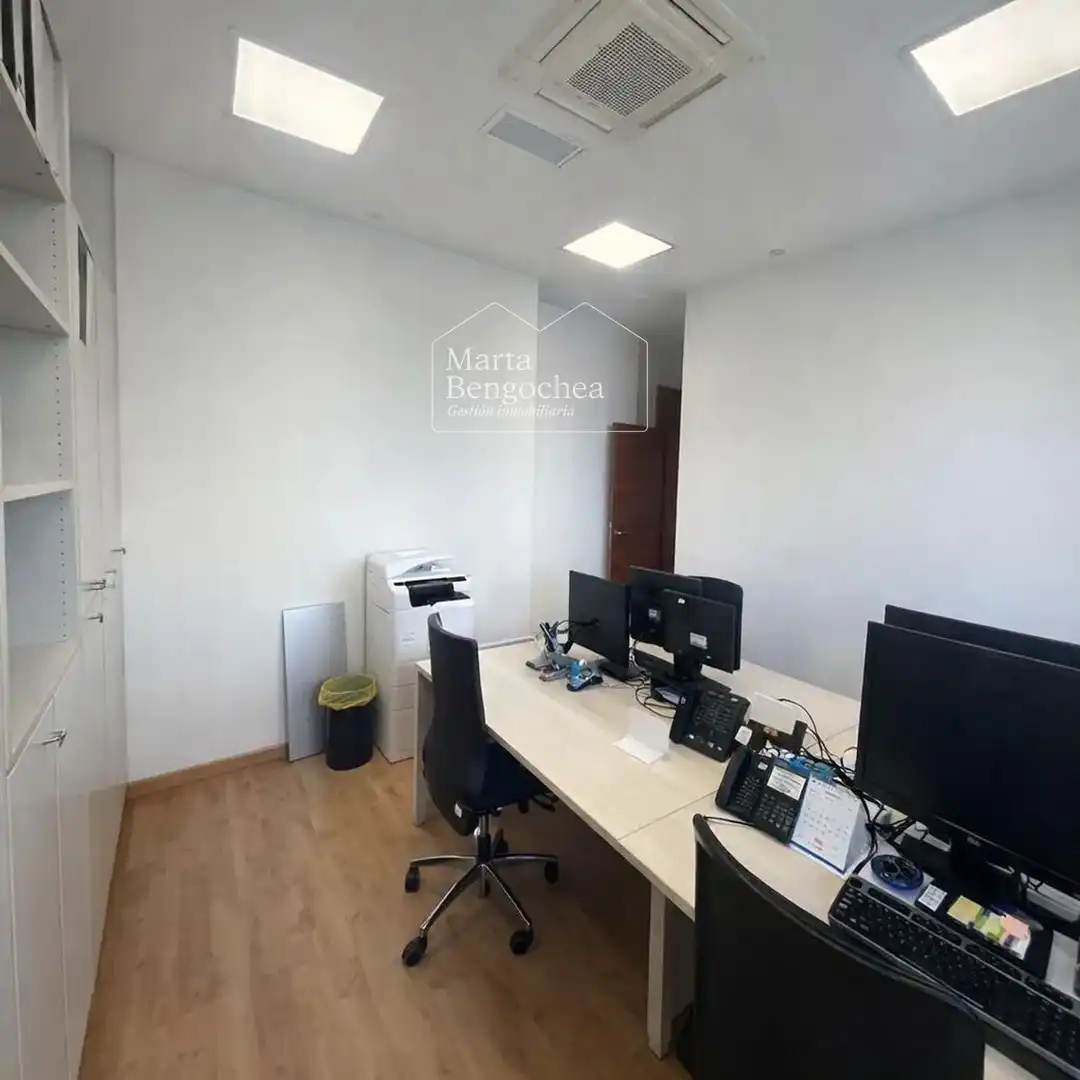 Oficina en venda en Vitoria - Gasteiz amb Aire condicionat i Calefacció