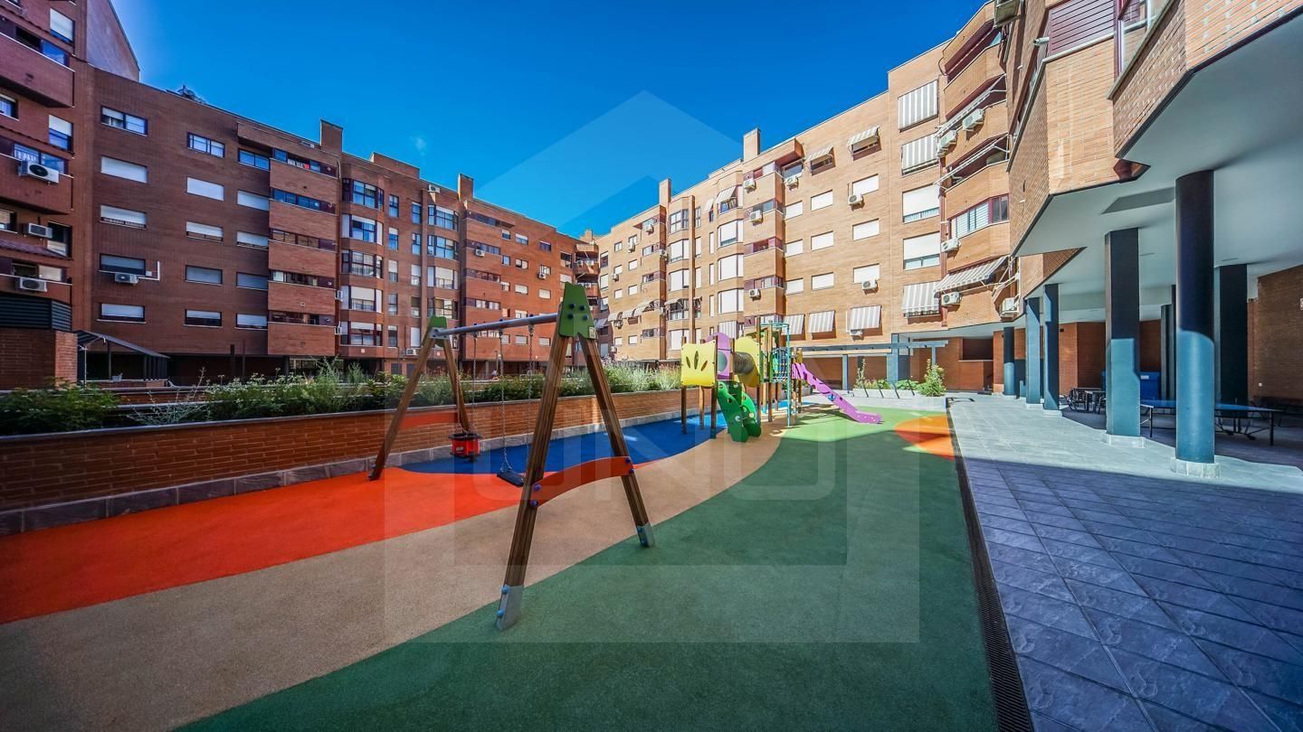 Vista exterior de Pis en venda en Alcorcón amb Aire condicionat, Calefacció i Parquet