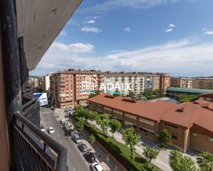 Vista exterior de Pis en venda en Cáceres Capital amb Aire condicionat i Terrassa