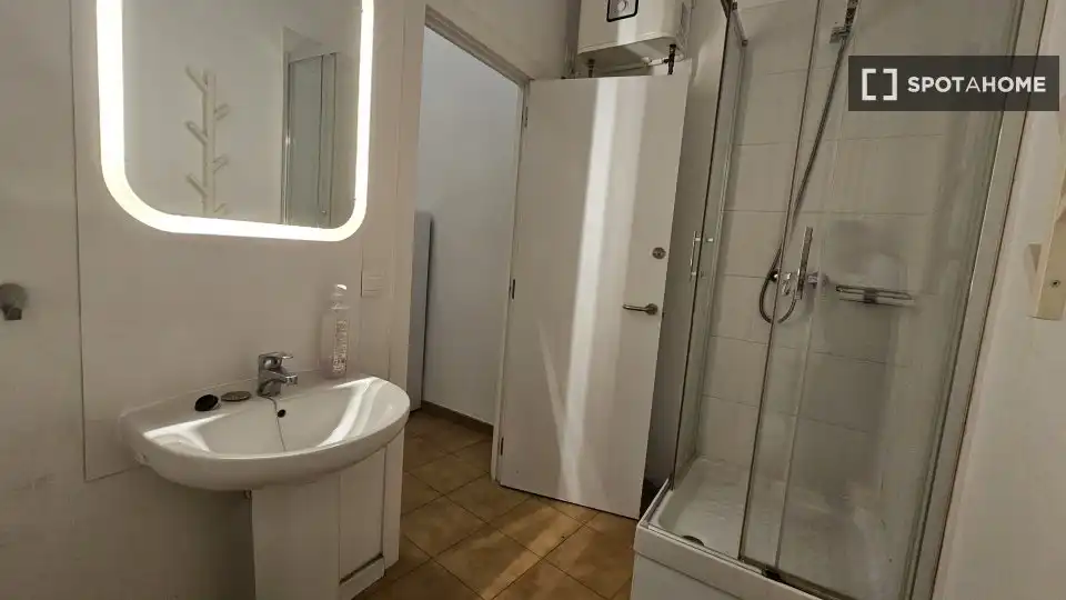 Habitación en La Nova Esquerra de l'Eixample