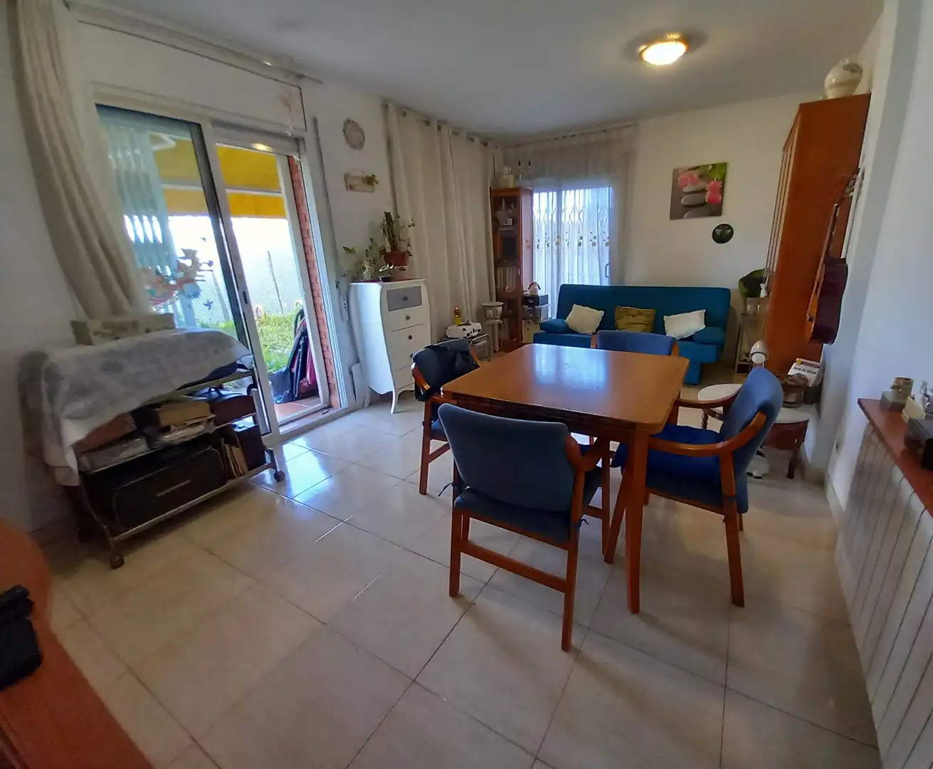 Sala d'estar de Pis en venda en Ripollet amb Calefacció i Jardí privat