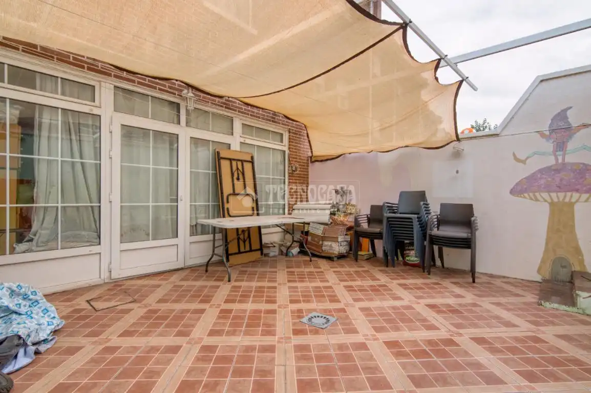 Terraza de Casa adosada en venta en Valladolid con Calefacción, Parquet y Balcón