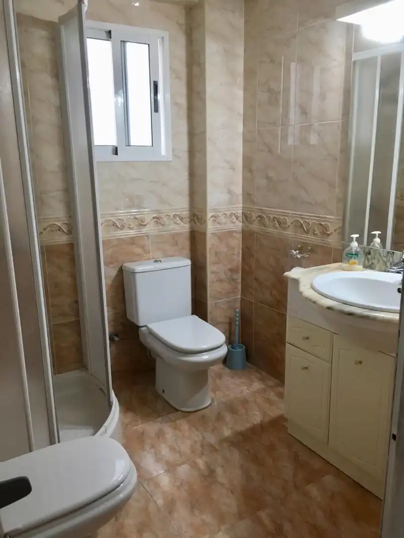 Bathroom of Flat for sale in Valencia  with Air Conditioner, Terrace and Furnished