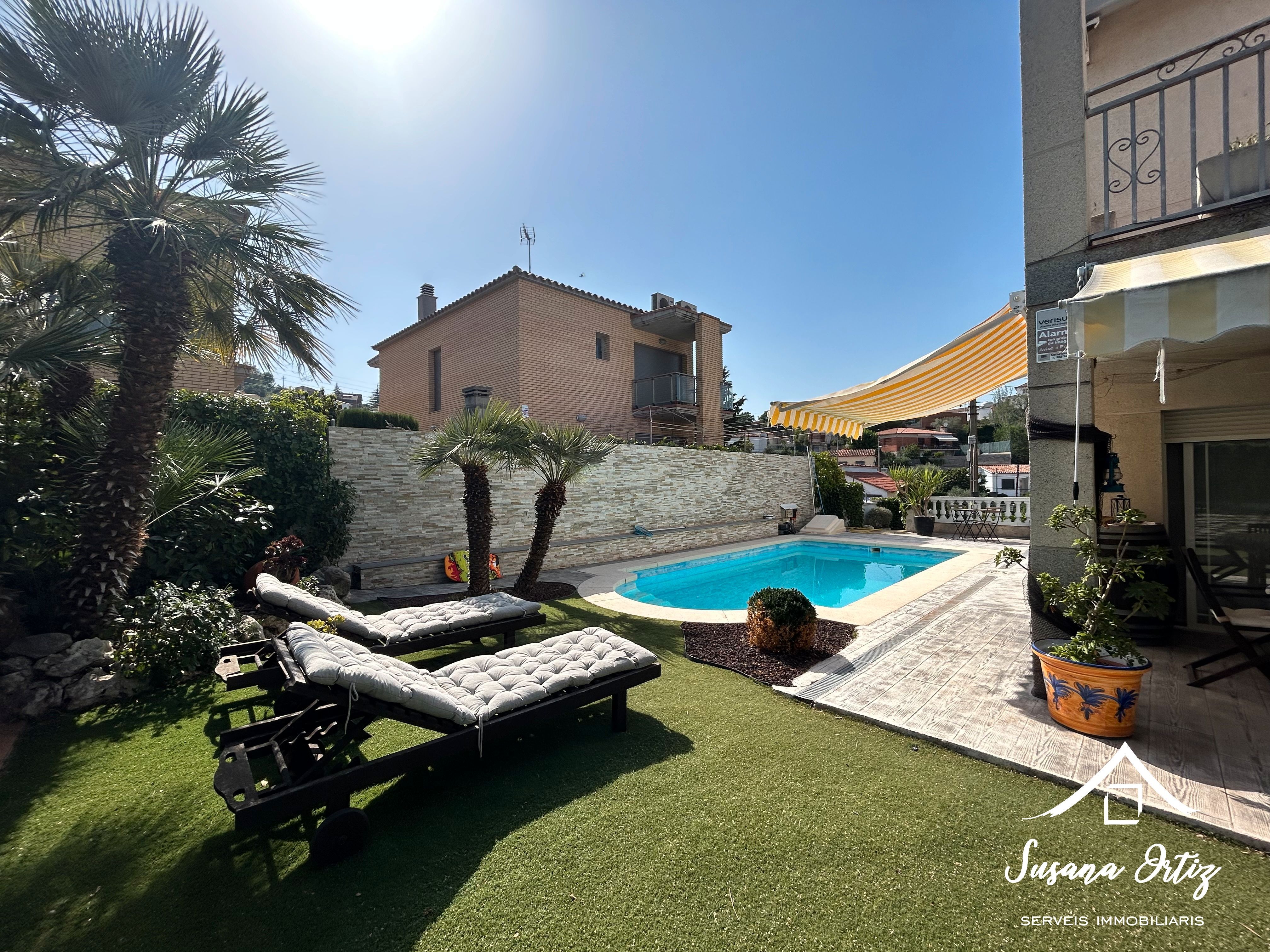 Swimming pool of House or chalet to rent in Masquefa  with Air Conditioner, Heating and Private garden