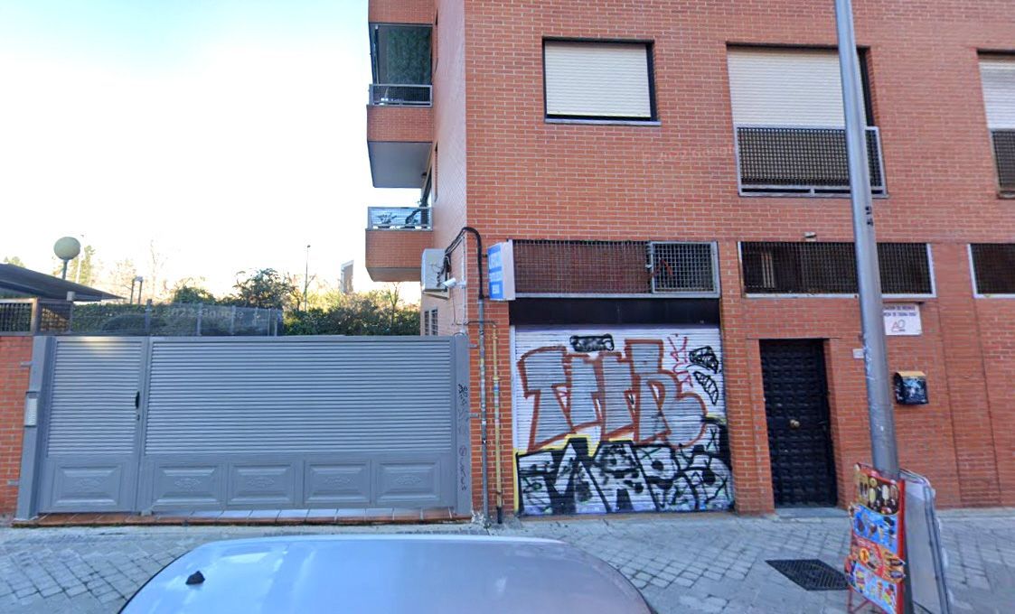 Vista exterior de Local en venda en  Madrid Capital