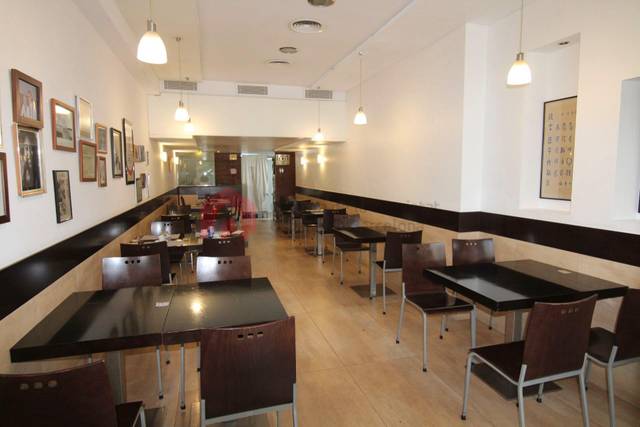 Local comercial en Venta en Calle TRAVESSERA LES CORTS en Hostafrancs