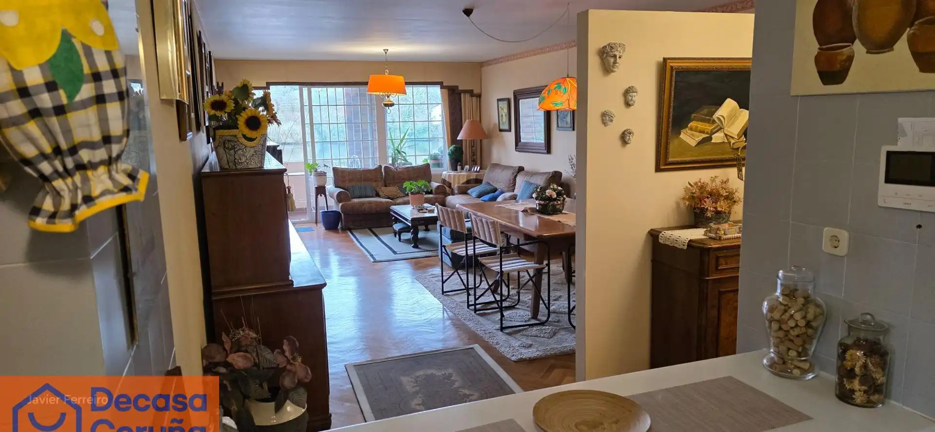 Sala de estar de Piso en venta en Oleiros con Calefacción, Terraza y Trastero