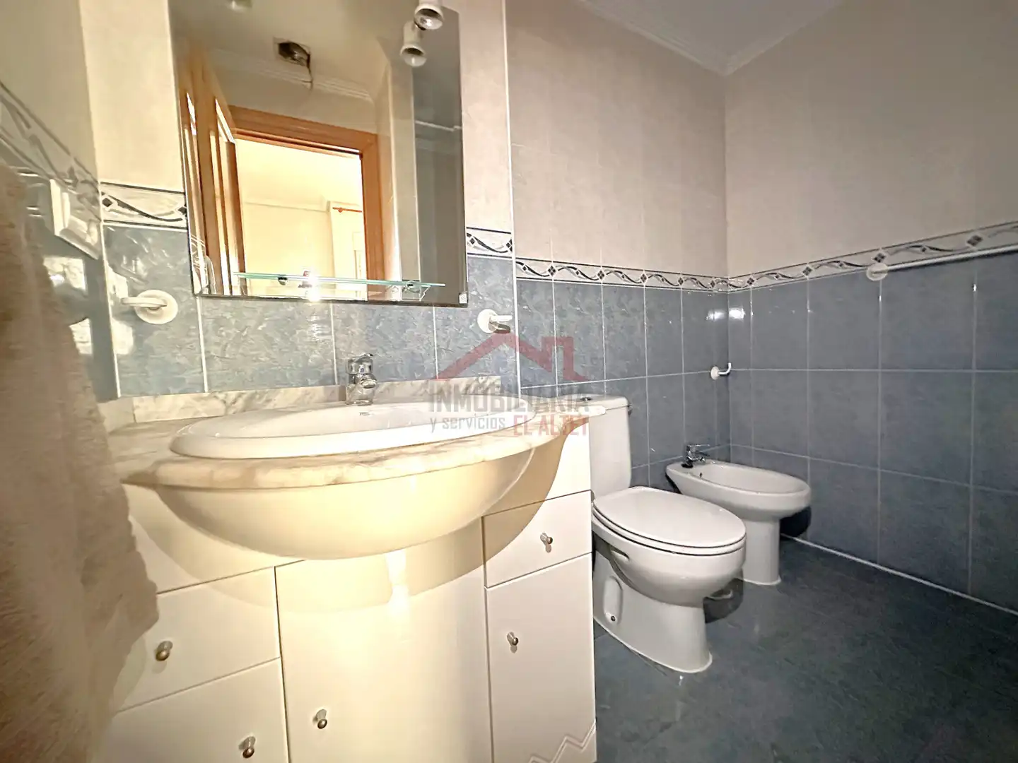 Baño de Piso en venta en Elche / Elx con Trastero, Amueblado y Horno