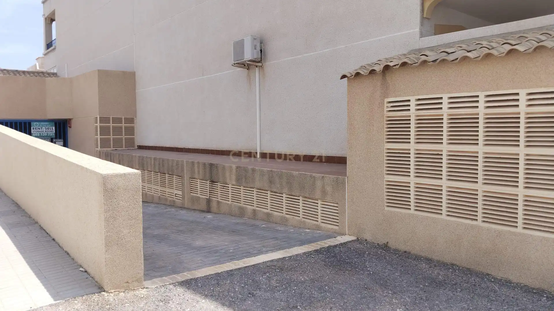 Vista exterior de Garaje en venta en Orihuela