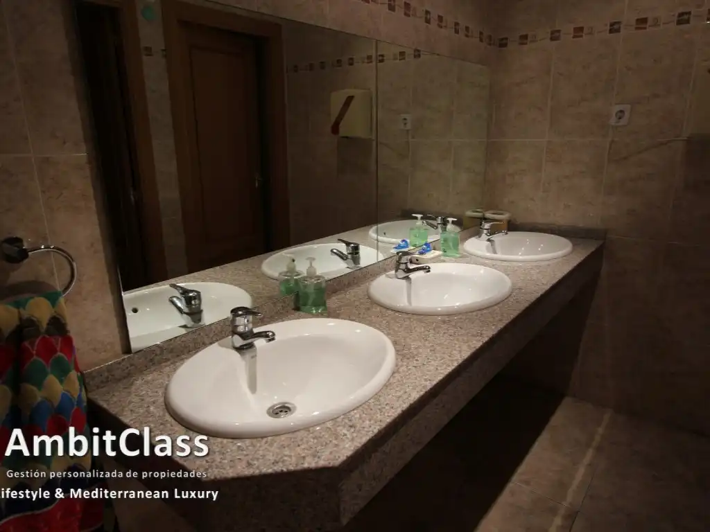 Edificio en venta en Puente la Reina de Jaca