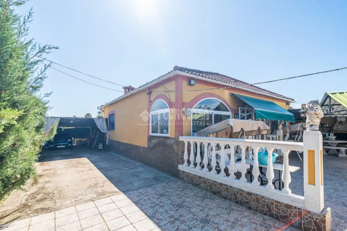 Vista exterior de Finca rústica en venta en Linares con Aire acondicionado, Jardín privado y Terraza