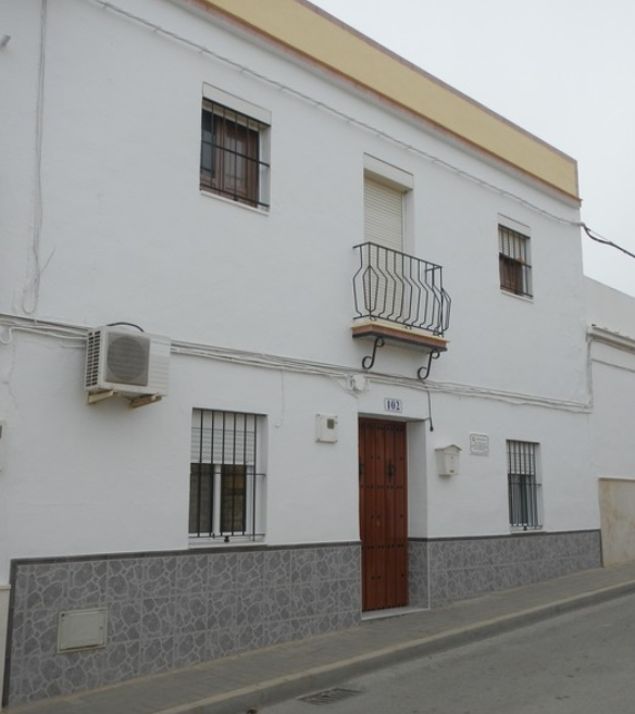 Vista exterior de Pis en venda en La Lantejuela 