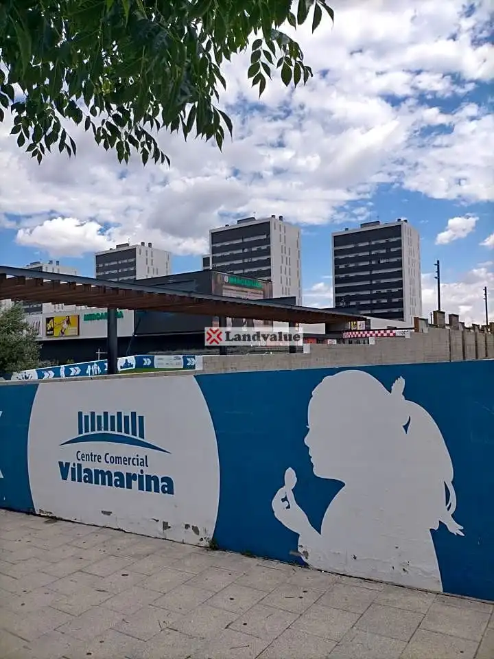 Vista exterior de Residencial en venda en Viladecans