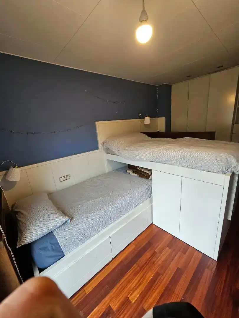 Habitación de Piso para compartir en Camprodon con Aire acondicionado, Parquet y Amueblado