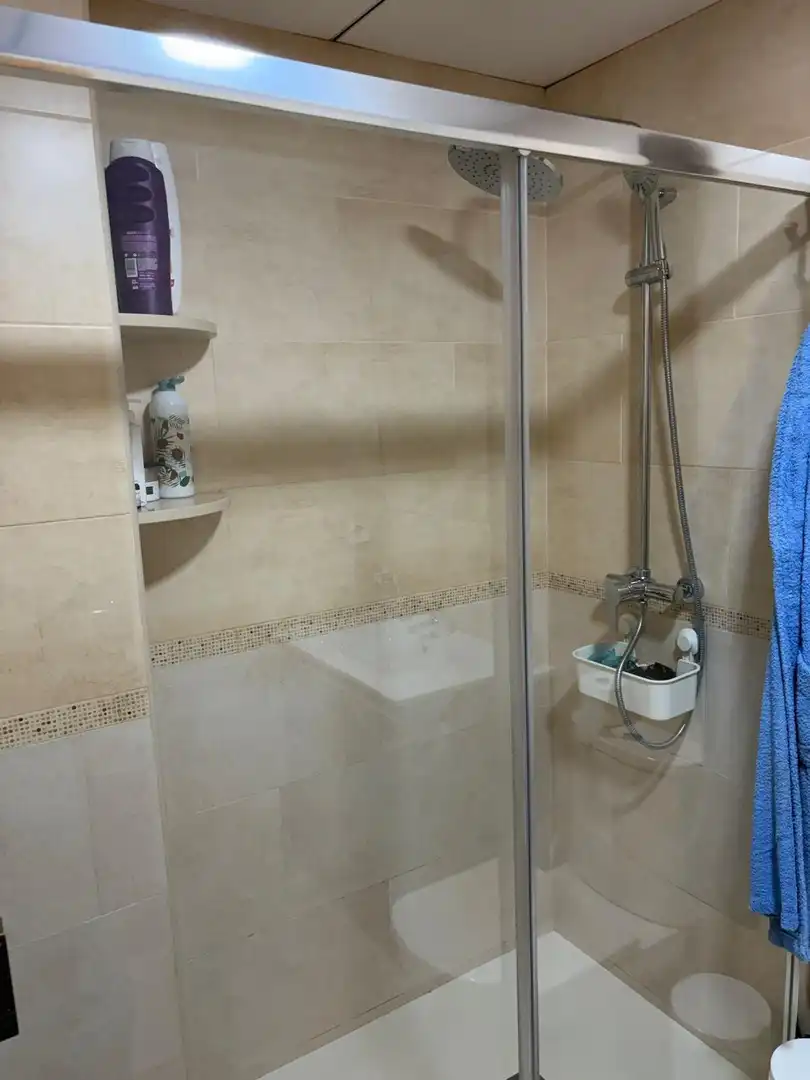 Baño de Piso en venta en Elche / Elx con Aire acondicionado, Calefacción y Jardín privado