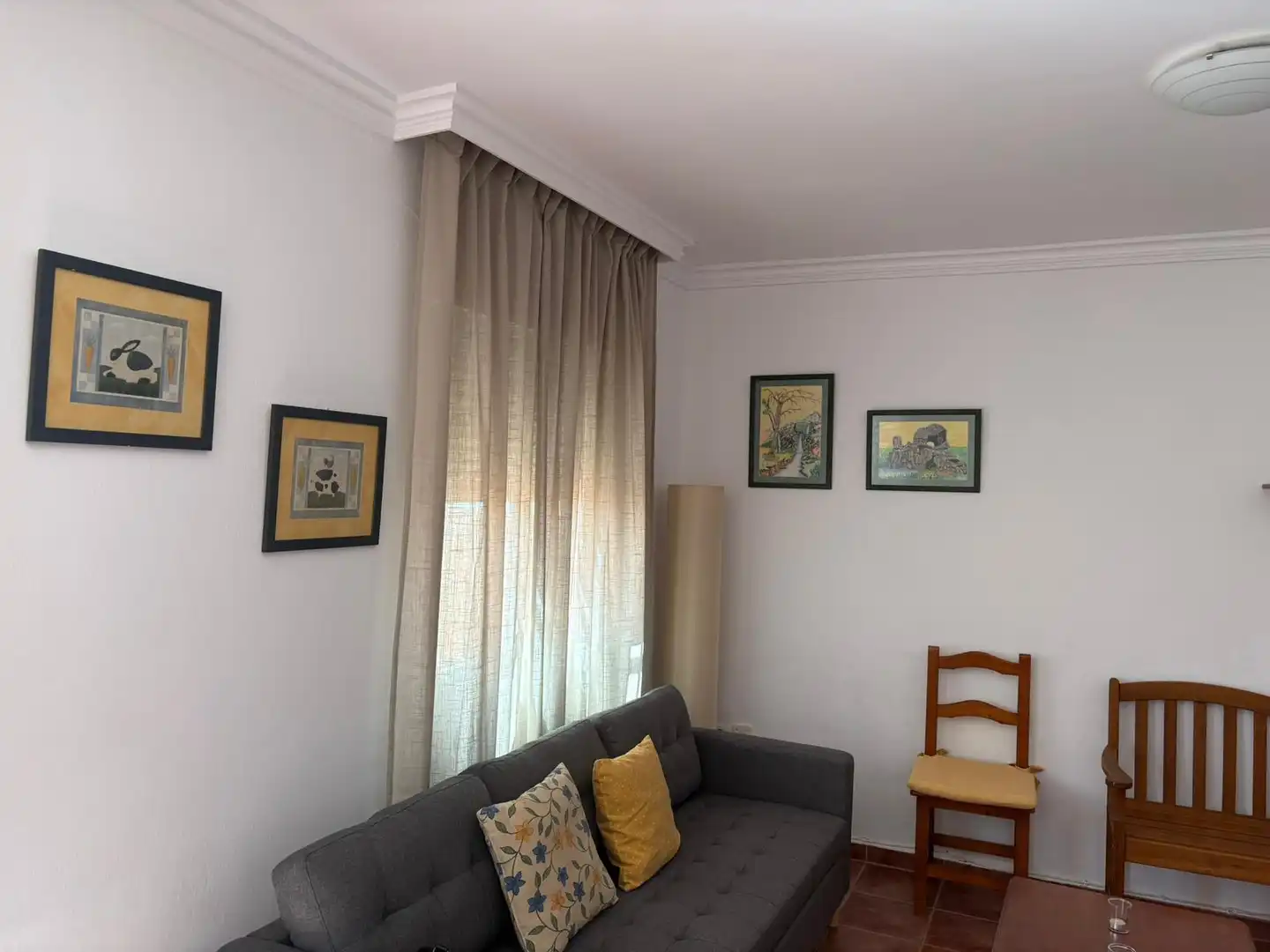 Sala de estar de Casa adosada de alquiler en Algeciras con Terraza, Amueblado y Horno