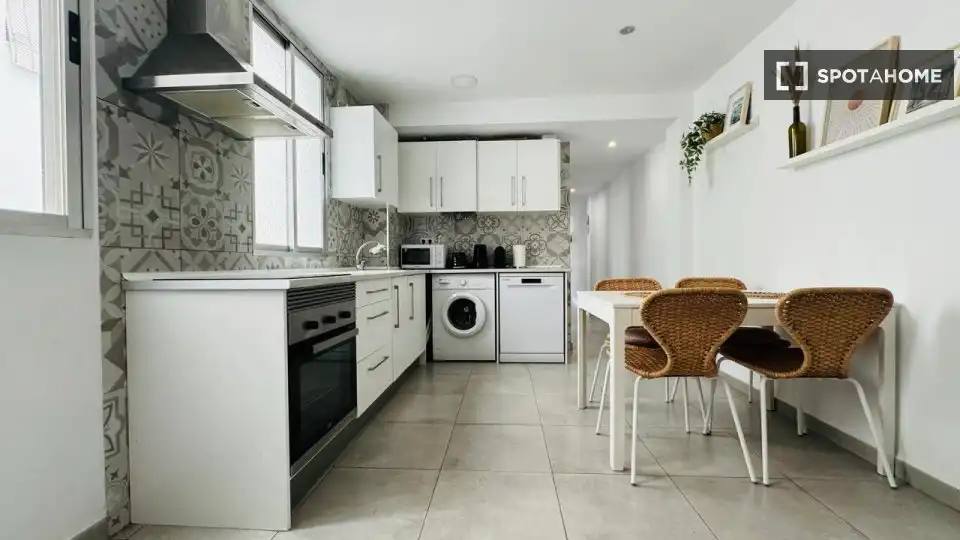 Kitchen of Flat for rent in Valencia  with Air Conditioner, Heating and Furnished