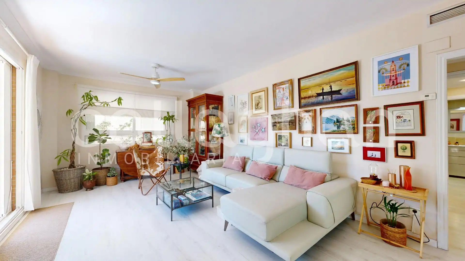 Living room of Ground floor for sale in Valencia  with Air Conditioner, Private garden and Storage room