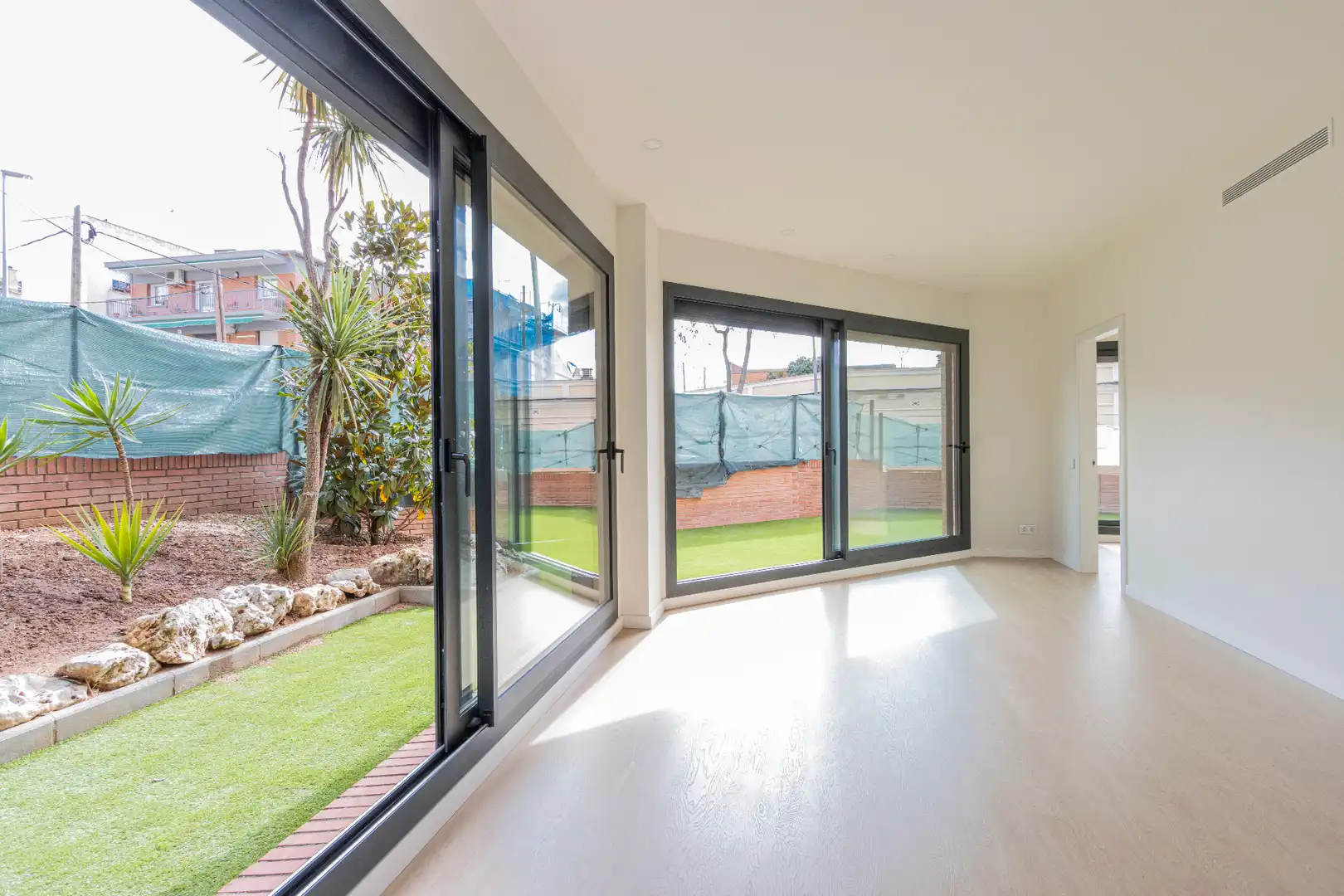 Habitación de Piso en venta en Barcelona con Aire acondicionado, Calefacción y Jardín privado