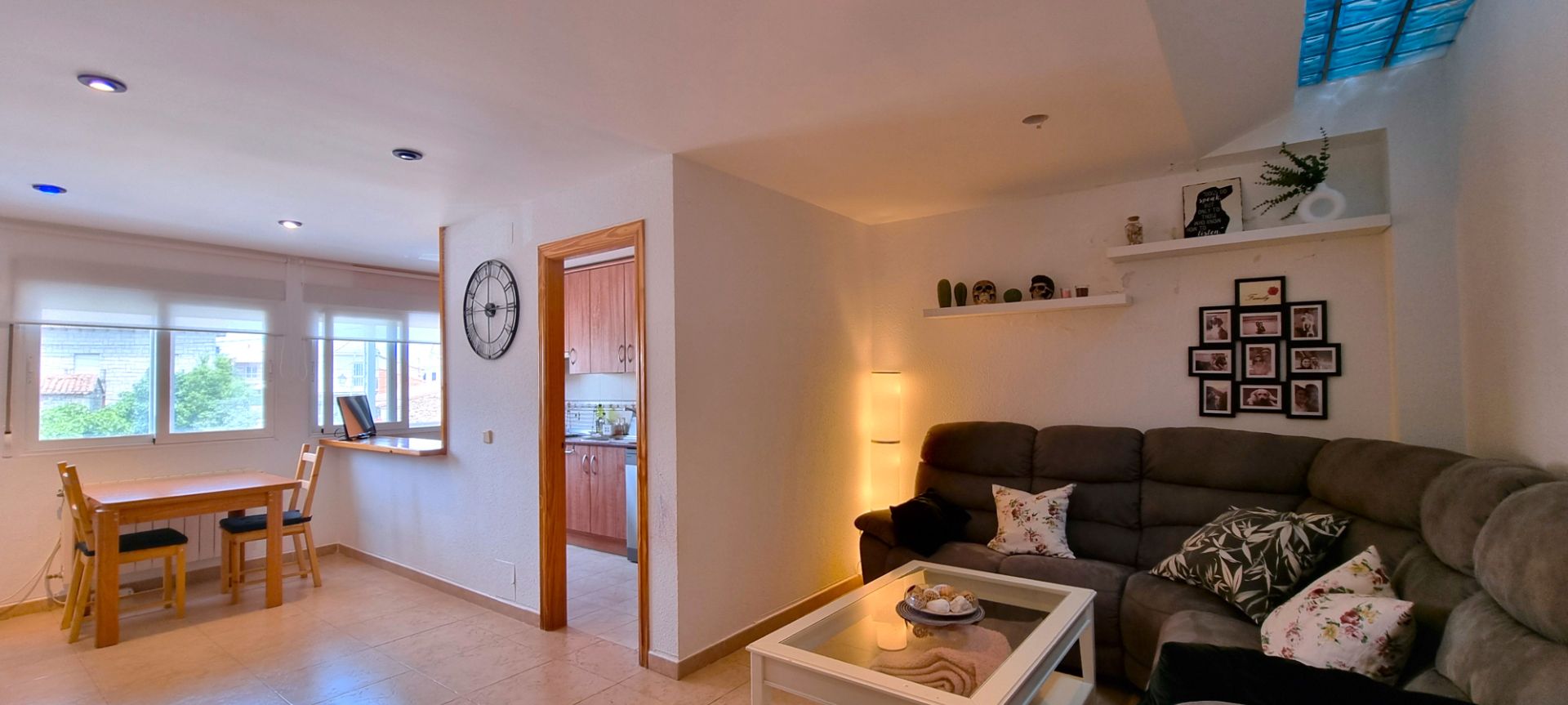 Living room of Single-family semi-detached for sale in Lozoyuela-Navas-Sieteiglesias  with Heating, Oven and Internet