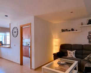 Sala d'estar de Casa adosada en venda en Lozoyuela-Navas-Sieteiglesias amb Calefacció, Forn i Internet