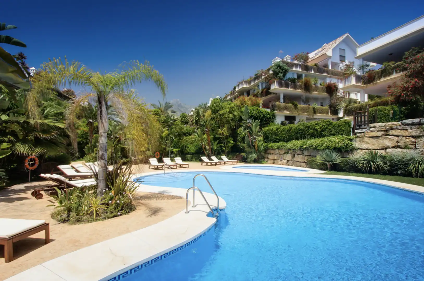 Vista exterior de Apartament de lloguer en Marbella amb Aire condicionat, Terrassa i Moblat