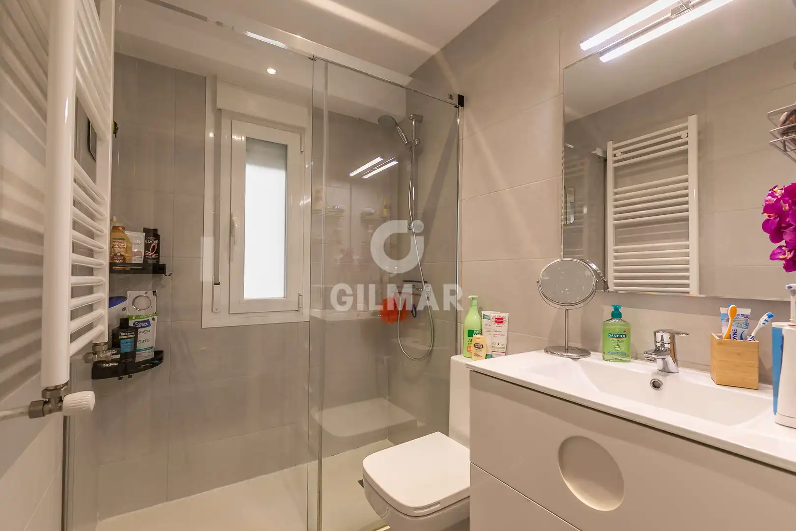 Bathroom of Flat for sale in Madrid  with Heating and Balcony