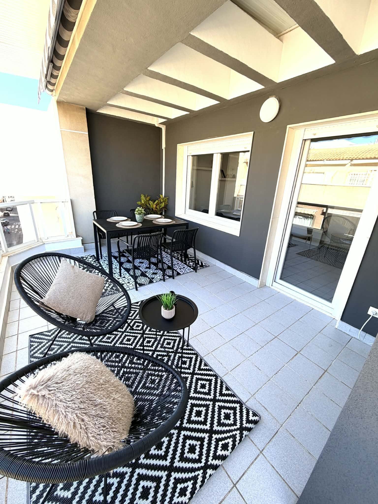 Terrassa de Àtic de lloguer en Torrevieja amb Aire condicionat, Calefacció i Terrassa