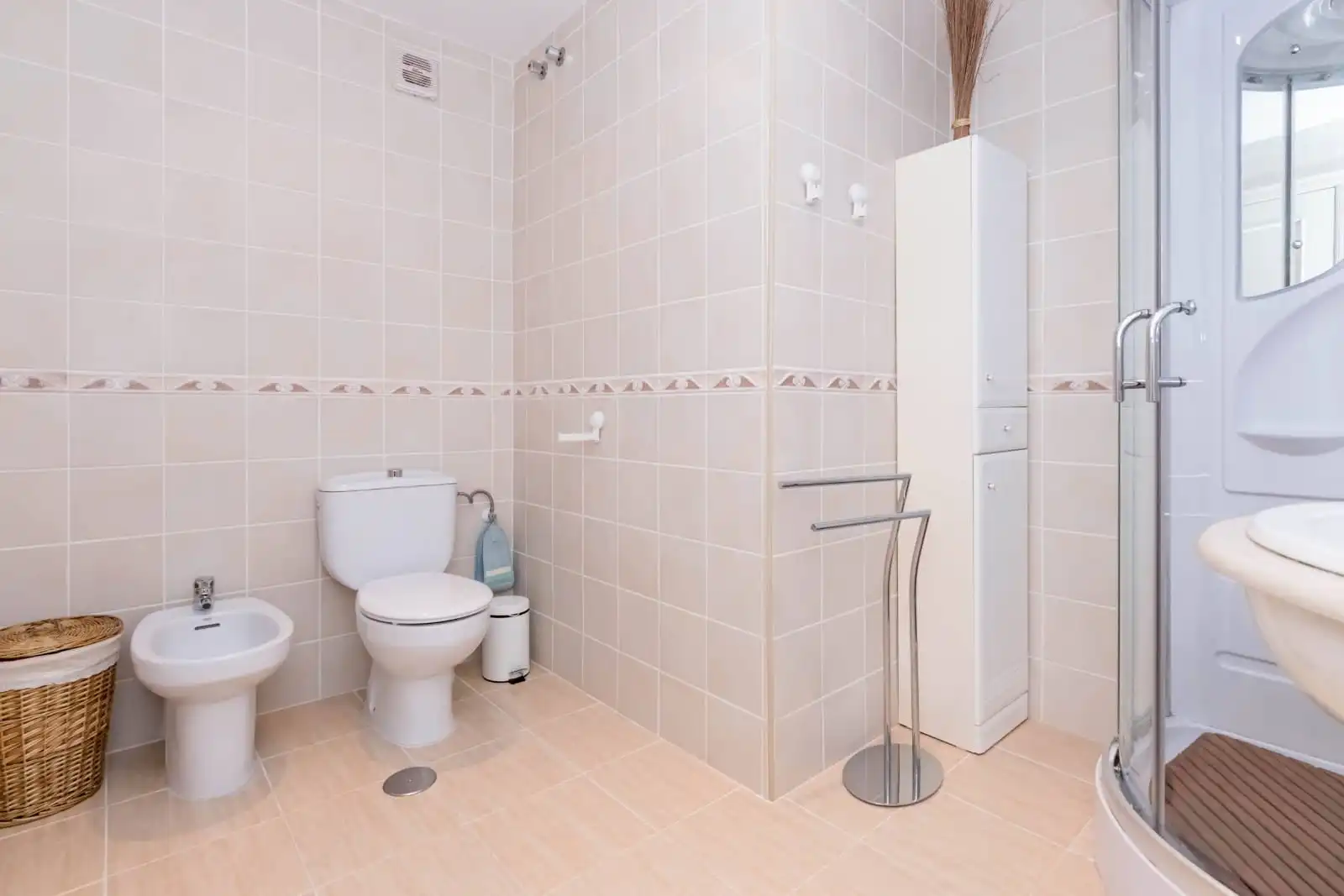 Badezimmer von Wohnung zur Miete in Benalmádena mit Klimaanlage, Terrasse und Möbliert