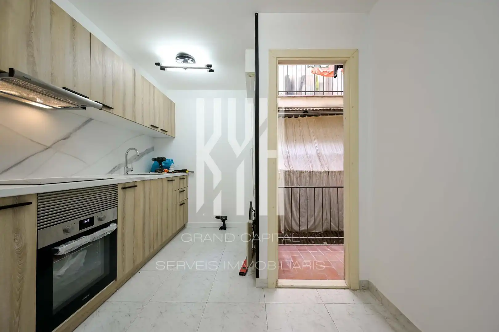 Kitchen of Flat for sale in Salt  with Balcony