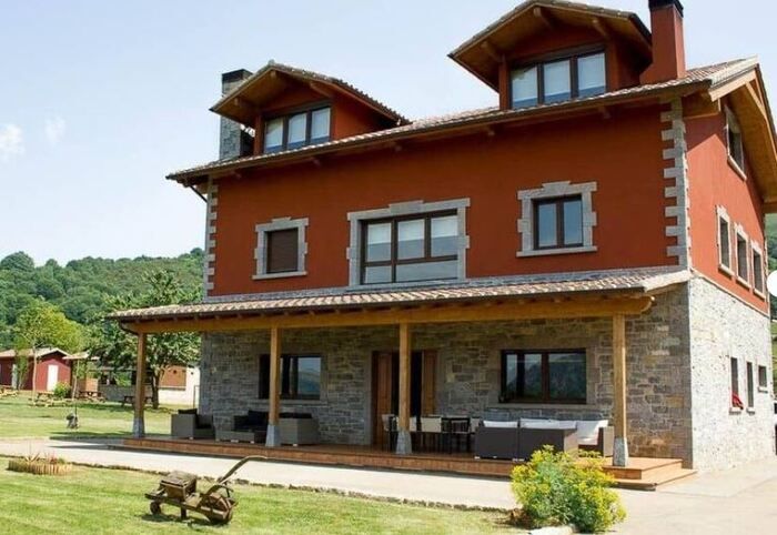 Vista exterior de Finca rústica en venda en Salas amb Jardí privat, Terrassa i Piscina