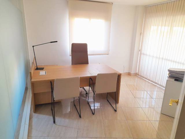 Oficina en Alquiler en Bulevar Louis Pasteur, 5 en El Tejar - Hacienda Bizcochero