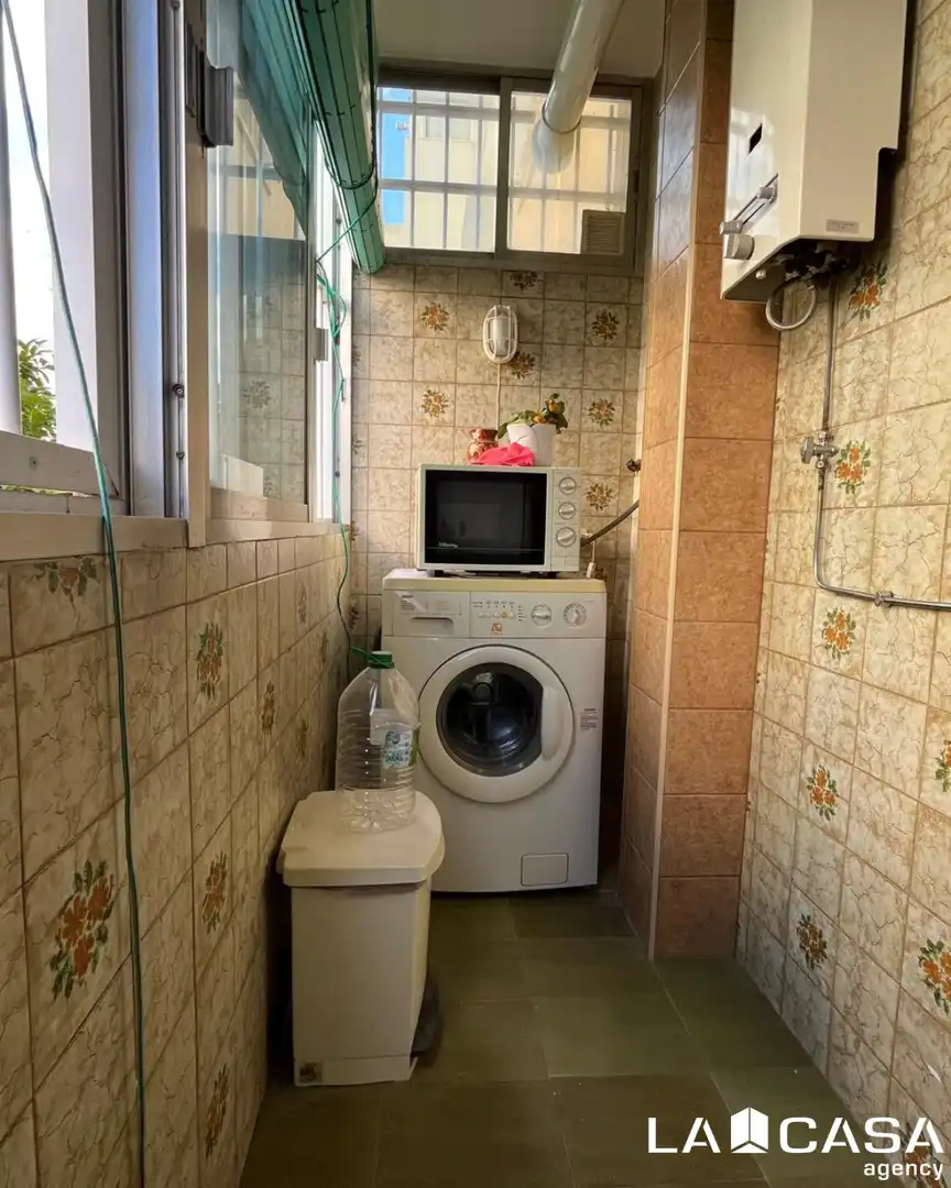 Bathroom of Flat for sale in Sevilla  with Heating and Terrace